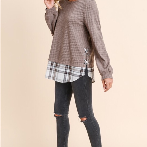 Doe & Rae Side Bottom Tie Knit Sweater - Picture 4 of 5